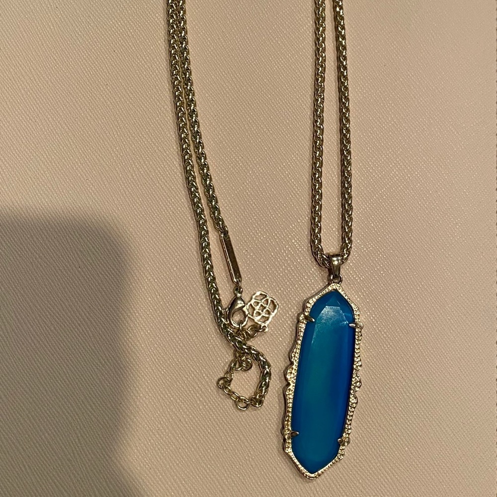 Kendra Scott necklace
